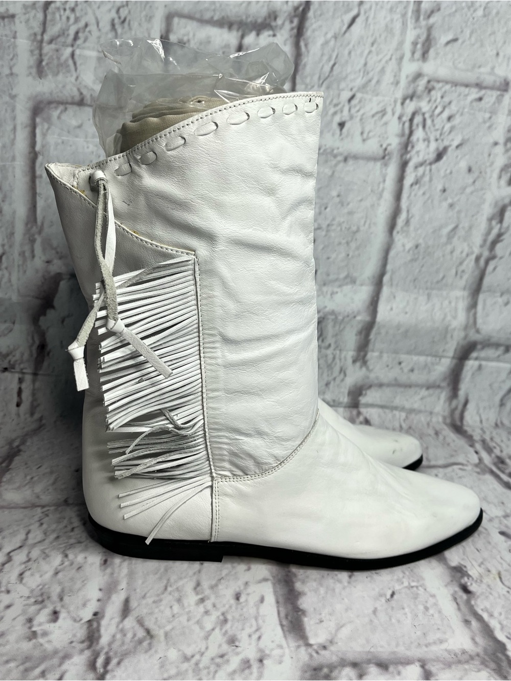 RARE FIND Vintage 1980’s clicks genuine leather white fringe boots size 9